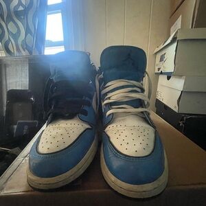 Jordan 1 signal Blue and White High-Top Sneakers